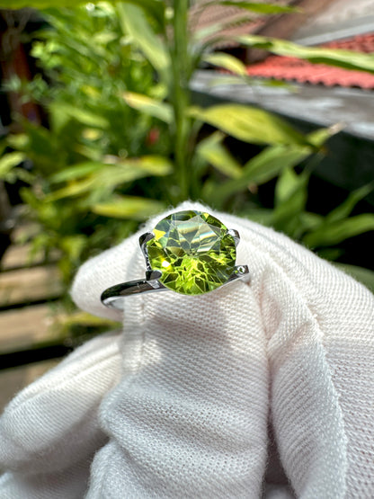 Natural Peridot | 1.90 Carats