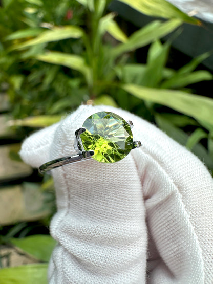 Natural Peridot | 1.90 Carats